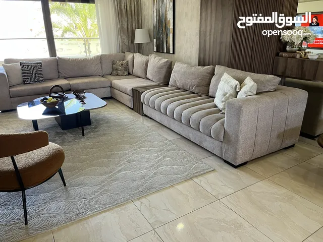 طقم كورنر مودرن Q design استخدم قليل