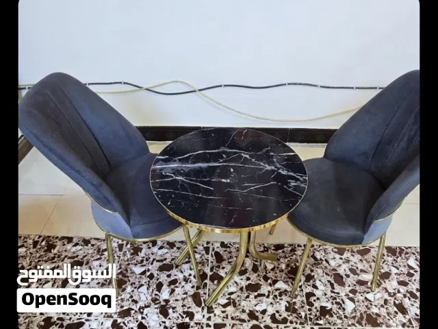ميز استراحة مع كراسي ثنين