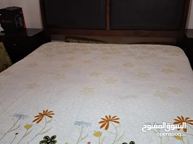 غرفة نوم اشلي تخت وجوارير عدد 2