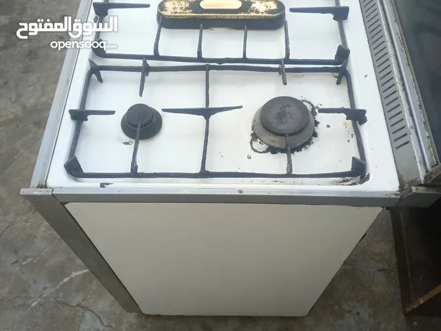 بوتغاز مستعمل ايطالي قياس 90خمس عيون شغال فوق وتحت بدو شويه تنظيف فقط