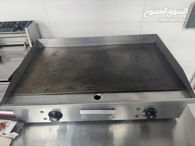 مكاين ومعدات للمطعم لبيع