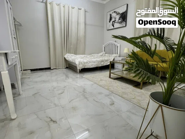 سكن( موظفات وطالبات) جديد في المعبيلة شارع النور وسكن طالبات راقي في المعبيلة الثامنة الوصف في اس
