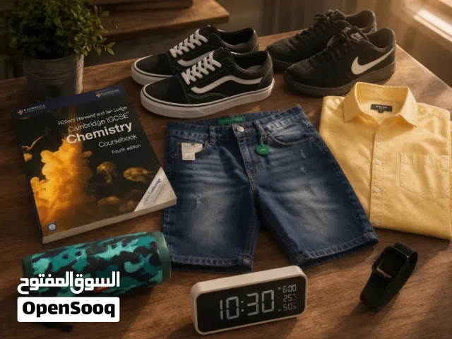 عرض بكج تخفيض كبير جداً (قيمة 37 دينار بسعر 26 فقط) – سبيكر + ملابس + أحذية + ساعة رقمية+ كتاب
