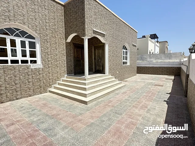 200 m2 3 Bedrooms Townhouse for Rent in Muscat Al Maabilah