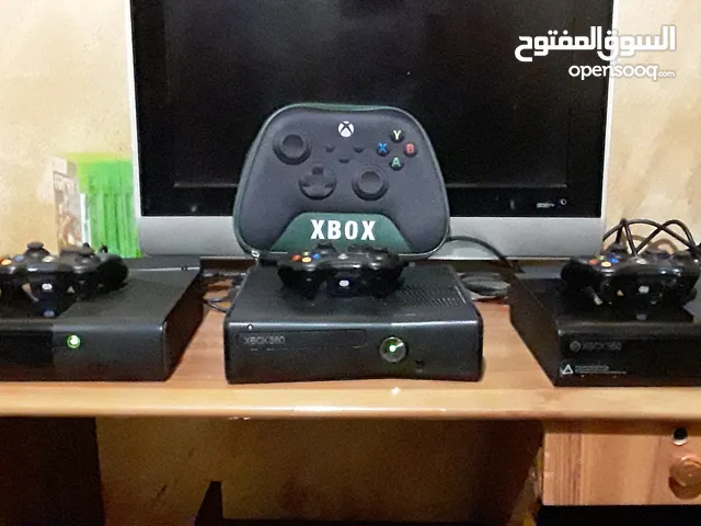 XBOX 360 شغالين 100% للبيع عدد 3 كامل اغراضهم