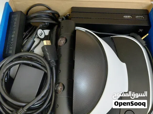 Vrسوني معه كيمره واليدات حقه وكل شي