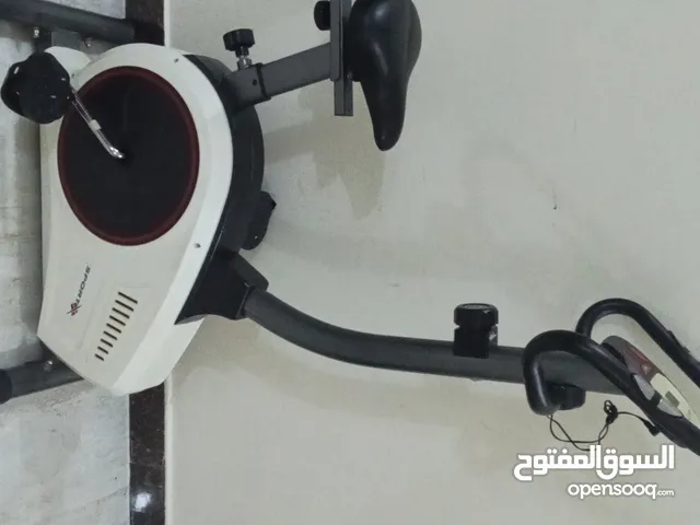 دراجة رياضية ثابتة (Exercise Bike) من نوع Sport X، وهي مثالية للياقة البدنية في المنزل.
