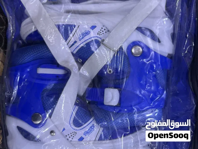 سكيت شوز للبيع لون ازرق ولادي قابل للتكبير و للتصغير مع حقيبة