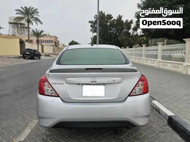 nissan versa (sunny)