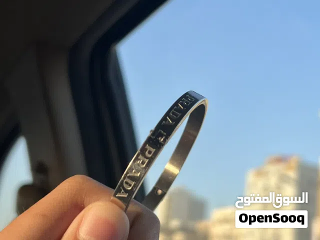 Prada bracelet original No delivery برادا اصلي مافي توصيل