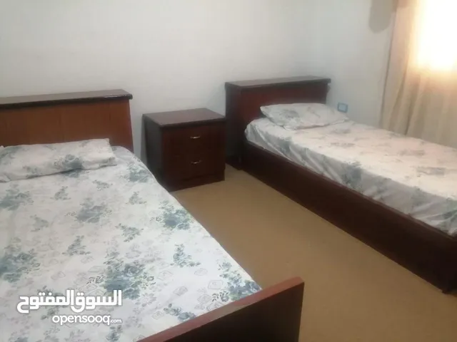 غرفة نوم شبابية بسعر مغري للبيع