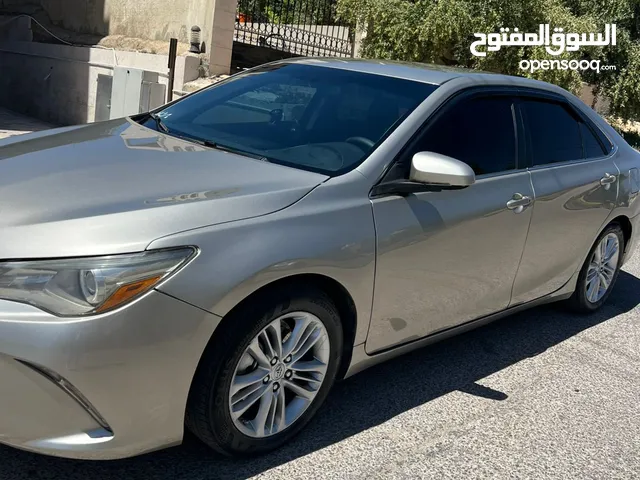 تيوتا كامري للبيع او البدل بسعر مغري