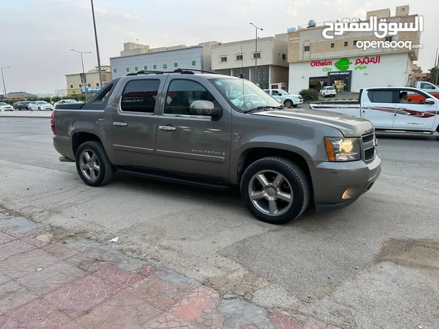 Used Chevrolet Avalanche in Al Riyadh
