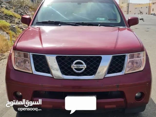 Nissan Pathfinder XE in Mecca
