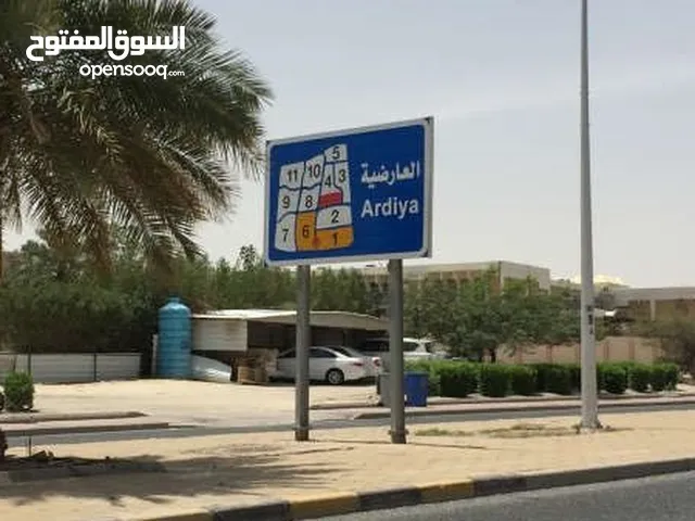 300 m2 More than 6 bedrooms Townhouse for Sale in Farwaniya Ardhiya