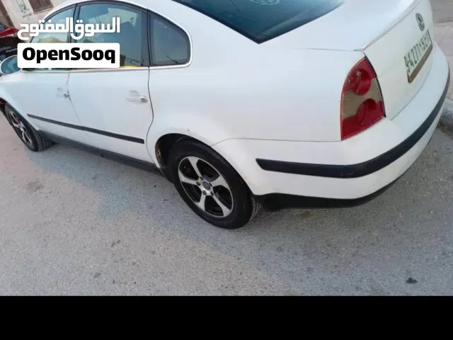 2005, فولكسفاغن, باسات, Standard