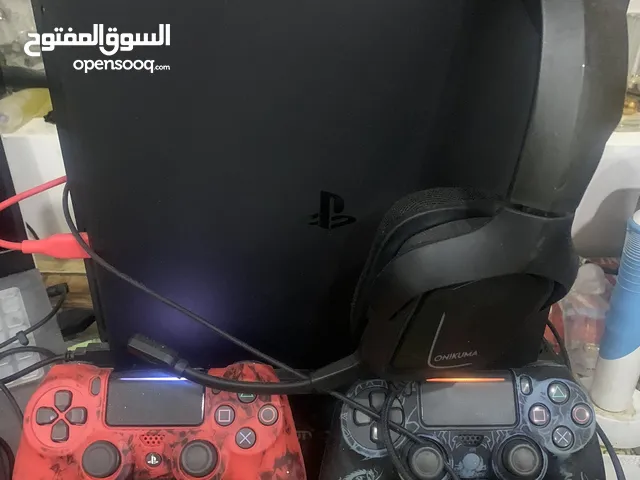 بلايستيشن فور PS4 slim 512gb مع خمس العاب ويدين وسماعة وستاند عمودي اصلي شحن وتبريد (مراوح)