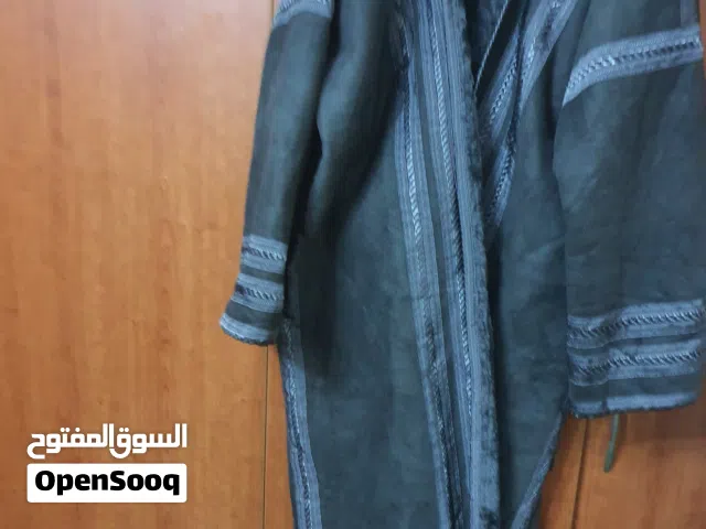 متوفر  قطعه واحده   عبايه رجالي مغربي  سبب البيع القياس  طلع كبير