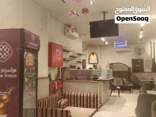 محل مجهز مطعم 470 م على شارع اي سي فيصل مطعم مجهز ومحوش بالكامل وبه مبخره كامله
