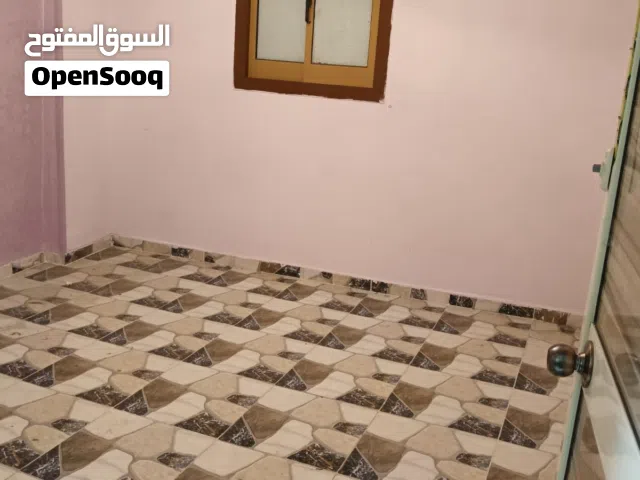 فيكتوريا ميدان الساعه بجوار البنزينه علي شارع رئيسي