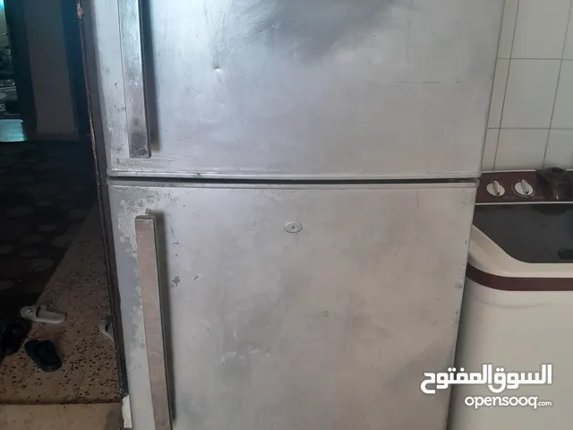 ثلاجة للبيع بداعي السفر نضيفة
