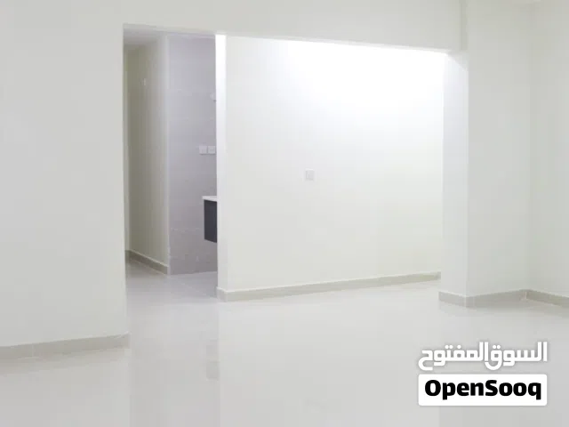 شقه للايجار بمنطقة المعبيله قريب نستو  غرفتين وصاله ايجار 190 ريال