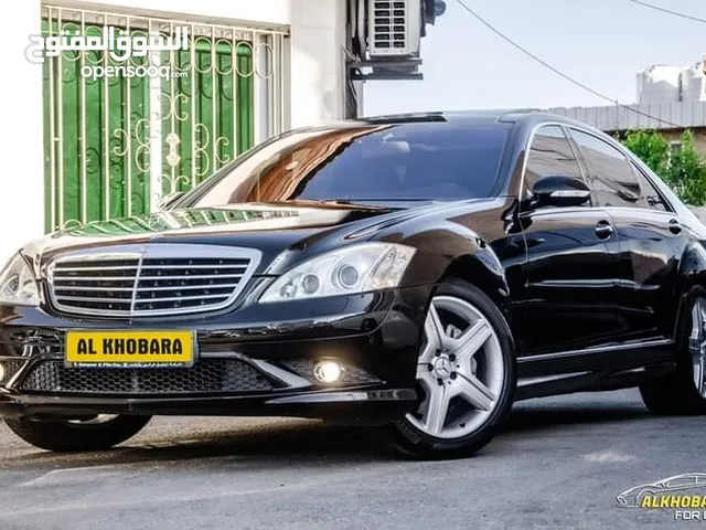 Mercedes S500 2009   السيارة وارد بحالة الوكالة و قطعت مسافة 85,000 كم فقط