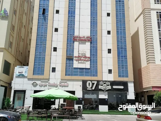 معرض  للايجار بمساحة 330 متر في المعبيله السابعه بقرب من الشارع العام - Showroom for rent