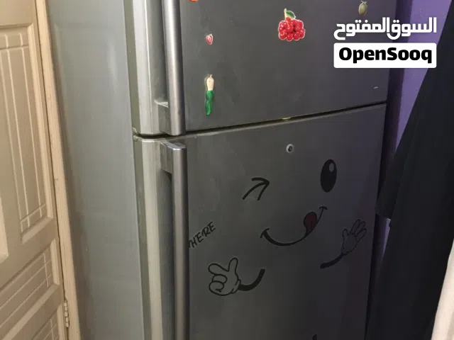 ثلاجة سامسونج مستخدم نظيف لون رمادي