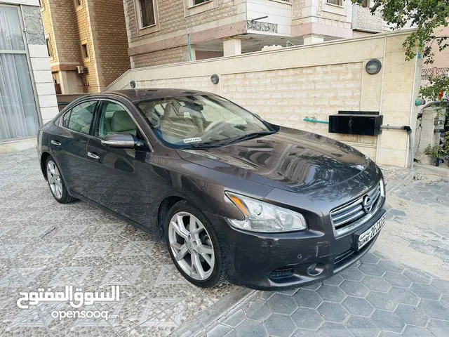 Nissan Maxima 2012