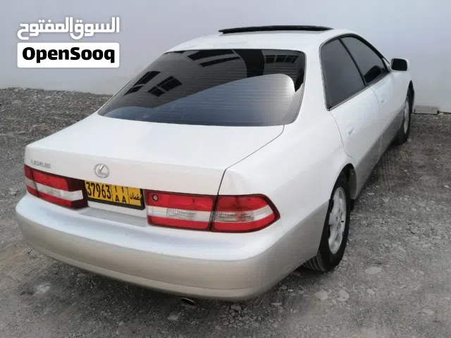 Toyota es 300 laxus model 2001