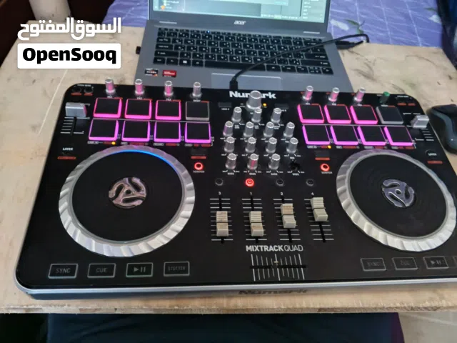 جهاز دي جي من شركهNumark قابل للتفاوض