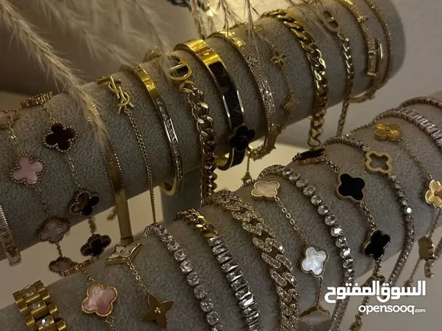 اكسسوارات منوعة وجديدة.