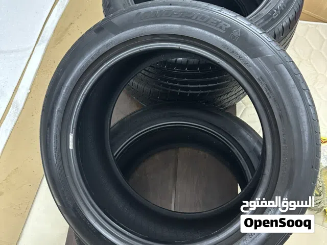 تايرات كامري مستعملين سنة ونص بحالة جيدة جداً