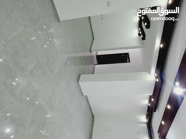 140 m2 3 Bedrooms Apartments for Sale in Ramallah and Al-Bireh Ein Munjid