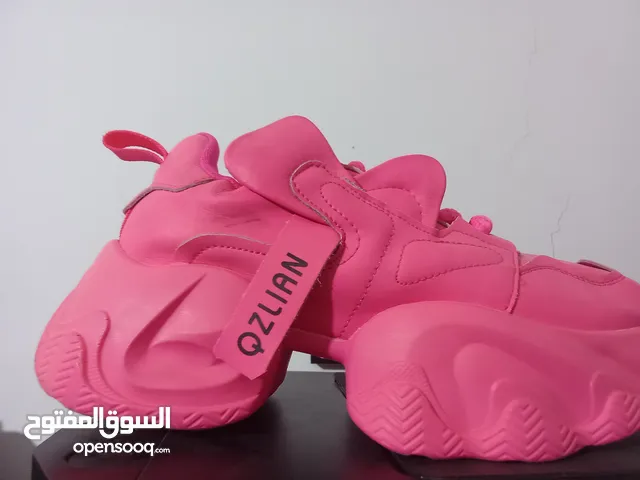 حذاء باربي