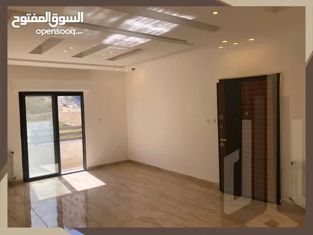 شقة طابق اول للبيع في تلاع العلي قرب كلية المجتمع العربي مساحة 144م