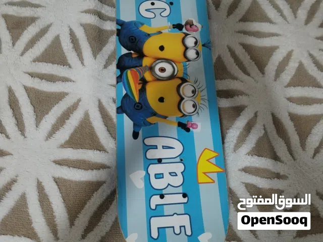لوح تزلج خشبي للاطفال بحاله ممتازه