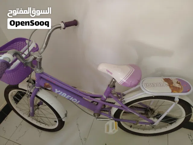 دراجة هوائية بناتية مقاس 20 شبه جديدة