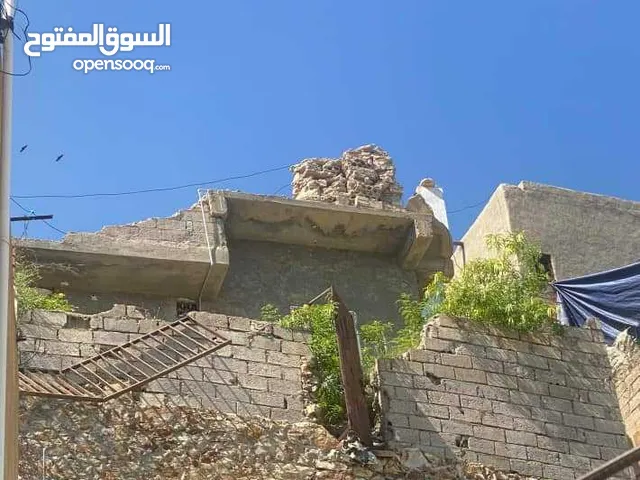بيت للبيع في تعز - صينة - شارع المرور تعرض جزء صغير للضرر بسبب قذيفة