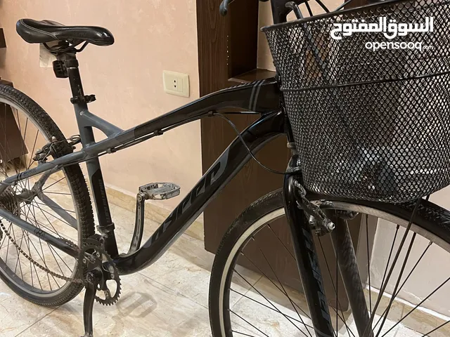 للبيع بسكليت URBAN نظيف وجاهز للاستعمال! اللون: أسود سادة وجميل ولافت للأنظار عدد الغيارات: 8 غيار