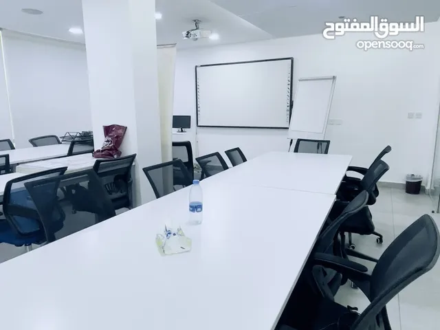 مكتب للايجار بخلو في ضاحية الامير راشد مقابل بليند