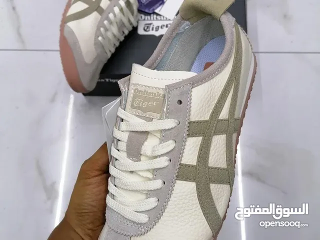 36 Casual Shoes in Al Ain
