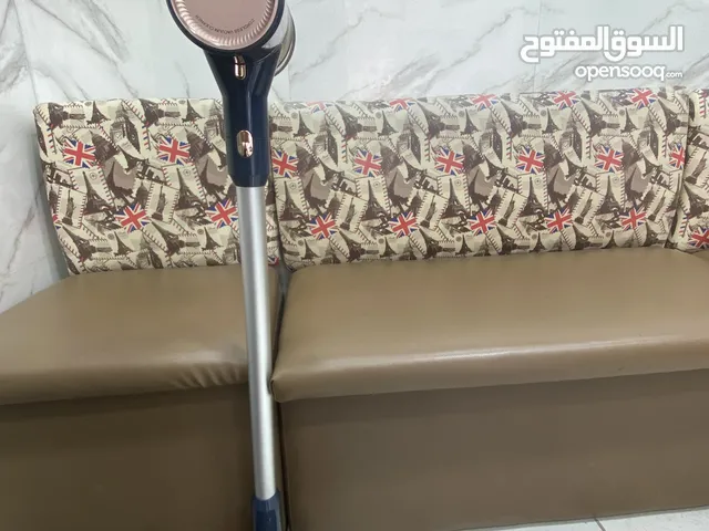 مكنسه تنضيف لاسلكيه خفيفة الوزن مثالة للبلاط والسجاد والباركيه قوة شفط عالية اضافه لمميزة التيربو