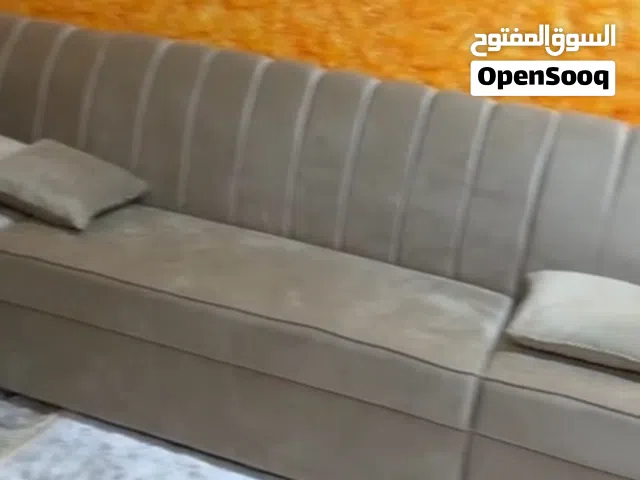 للبيع كنب جديد 7 قطع مع كراسي كورنر