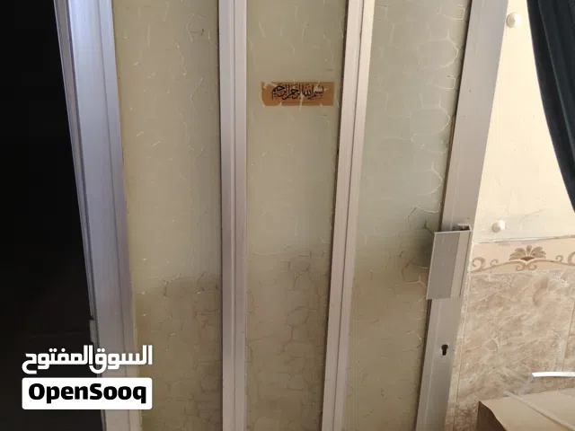 بيبان عدد 5 خشب والمنيوم وزجاجي للبيع