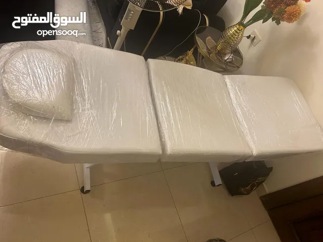 تخت صالون لتركيب الرموش