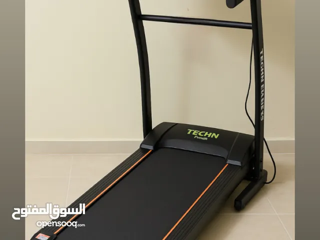 جهاز جري TECHN FITNESS شبه جديد