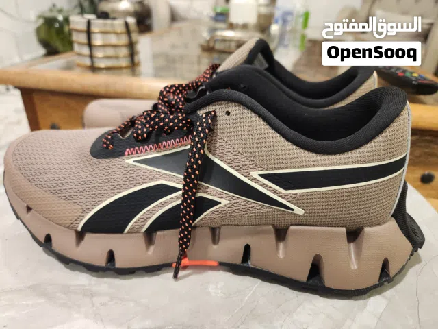 Reebok nice sport shoes، 41 size