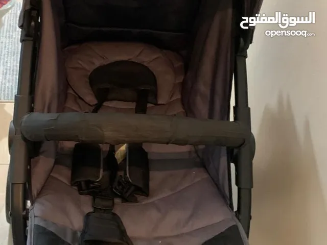 اغراض مختلفة للأطفال بحالة ممتازة عربية وبانسر وبانيو وفوم للارضيات ومكتب للاطفال